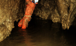 Rivière de la Combe aux Prêtres (Côte d'Or) Spéléologie - Combe Aux Pretres