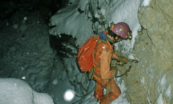 Gouffre du Bief Bousset (Doubs). Puits d'entrée Spéléologie - Bief-Bousset