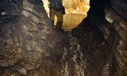 dans le collecteur du Verneau (Doubs) partie Baume des crêtes Spéléologie - Baume-des-cretes Verneau
