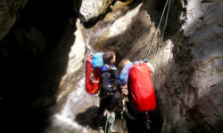 Bendola 2004 - Rappel de la corde Bendola 2004 - Rappel de la corde