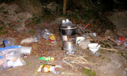 Bendola 2004 - Préparation du repas Bendola 2004 - Préparation du repas