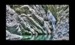 Bendola 2018 - Cascade dans un resserrement Bendola 2018 - Cascade dans un resserrement