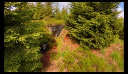Sur le plateau de La Corbeille. Entrée d'un souterrain Sur le plateau de La Corbeille.