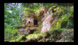 La Pierre Piquée La Pierre Piquée