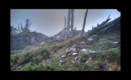 Sommet du Narion dans la brume Sommet du Narion dans la brume