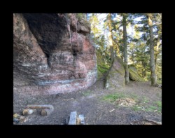 Saint Quirin - grotte de la Belle Roche Saint Quirin - grotte de la Belle Roche