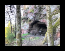 Saint Quirin - grotte de la Belle Roche Saint Quirin - grotte de la Belle Roche