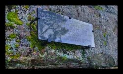 Plaque en mémoire des soldats français tombés en 1914