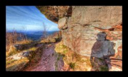 Sous le sommet du rocher du Donon